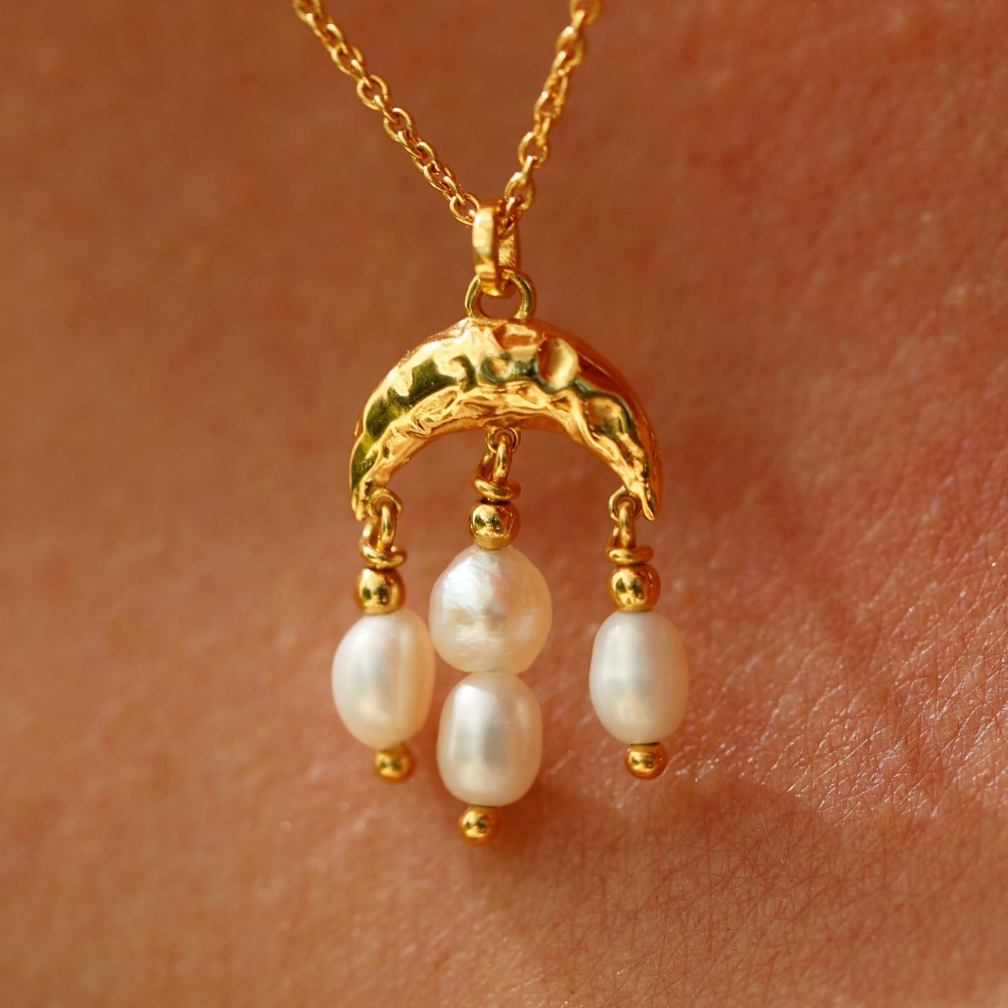 Luna Necklace