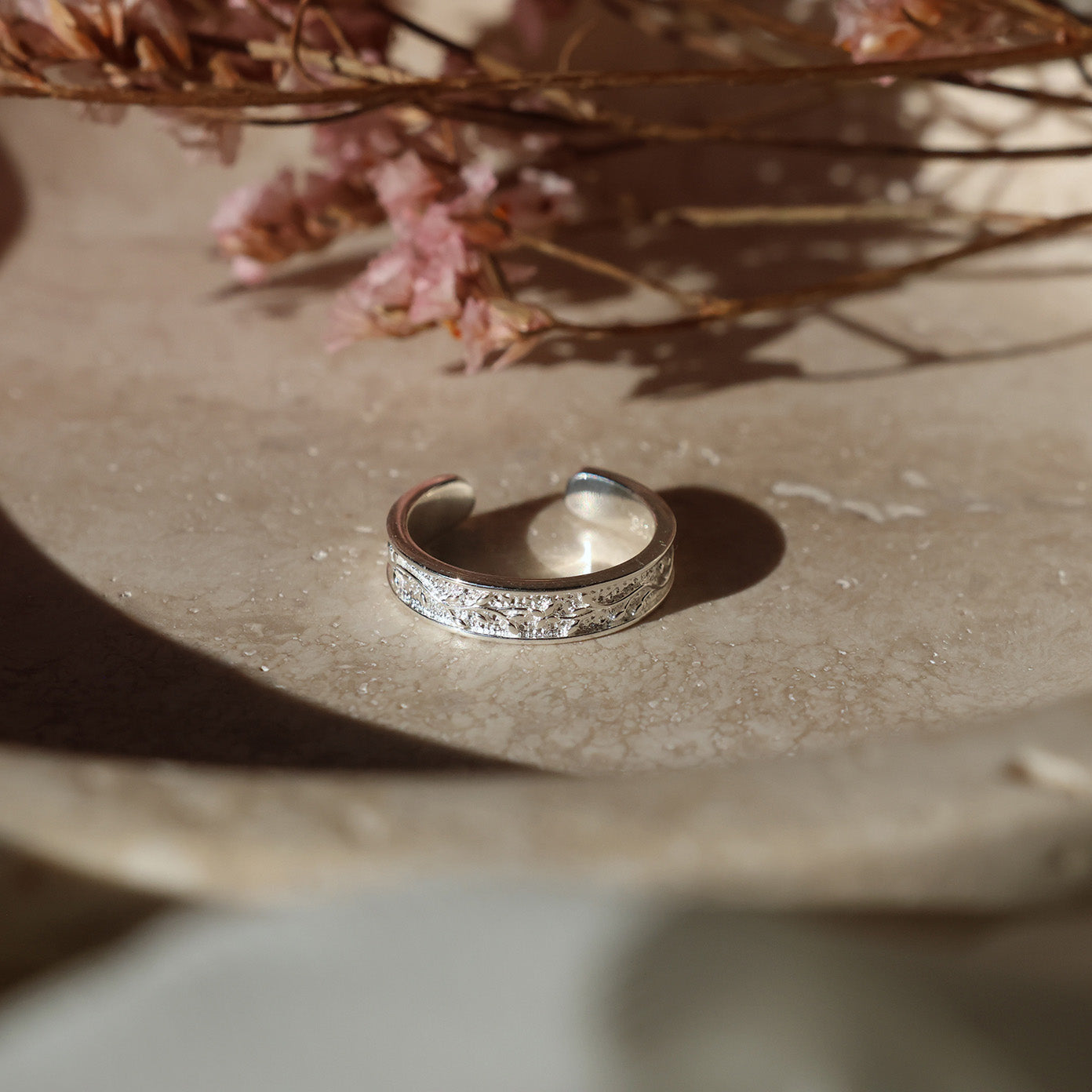 Embossed Vine Toe Ring